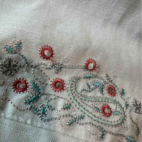 J.H. Collectibles Lightweight Embroidered Button Down Jacket Size Medium White - Picture 8 of 10